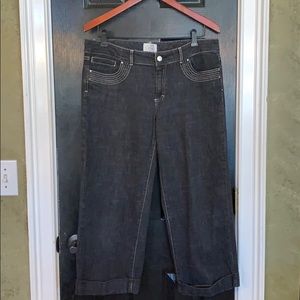 WHBM Blanc black Capri jeans 10